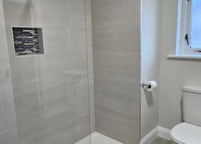 West Townhouse بونراتي